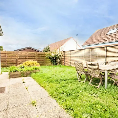 Edelweiss With Parking By Interhome Casa vacanze De Haan